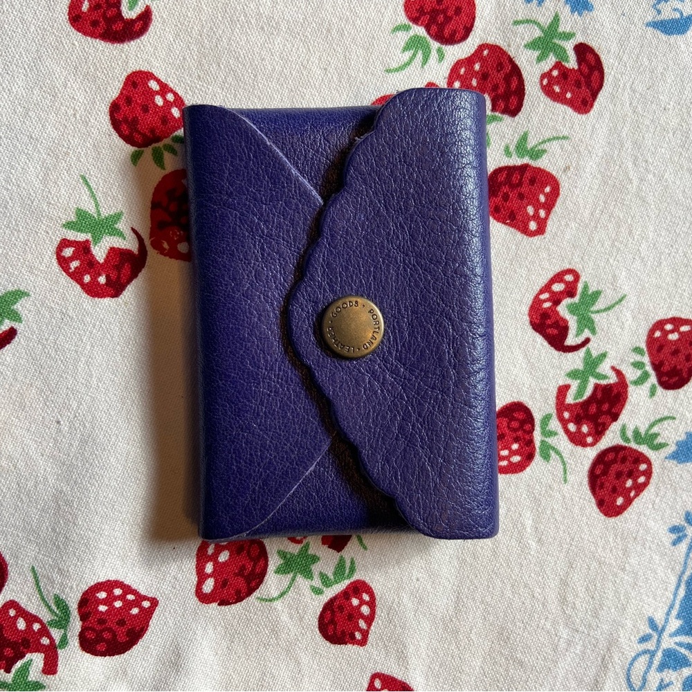 Portland Leather Mini Daisy Wallet Pebbled Finish Snap Closure - Never Used